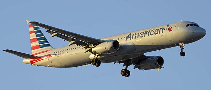 American Airbus A321-231 N974UY, Phoenix Sky Harbor, December 26, 2015